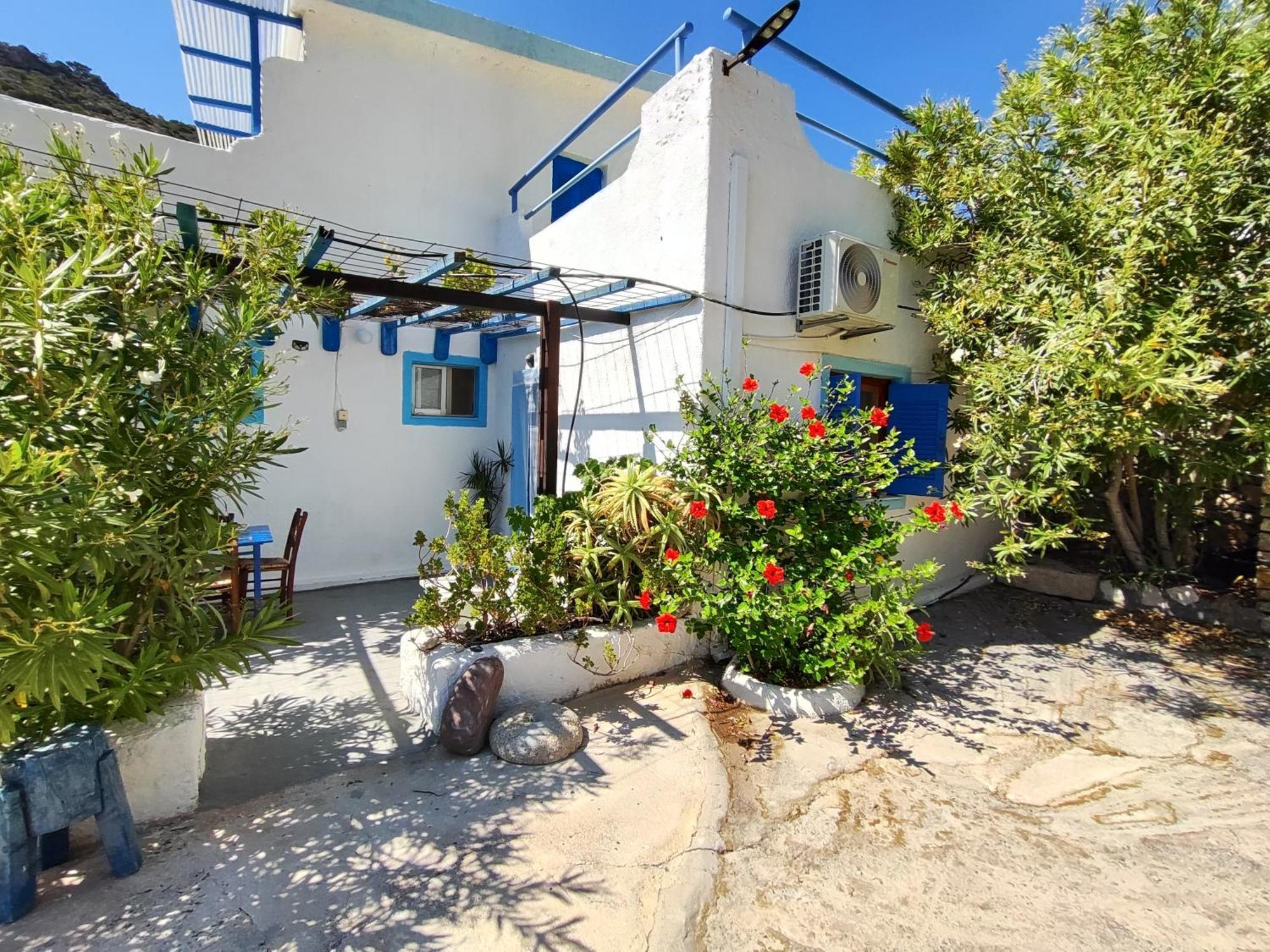Oleander's Garden Traditional Cretan Aparthotel *
